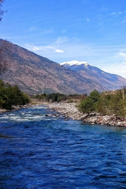 Kasol Manikaran Sightseeing Tour beas river 1